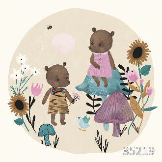 Медвежата на полянке